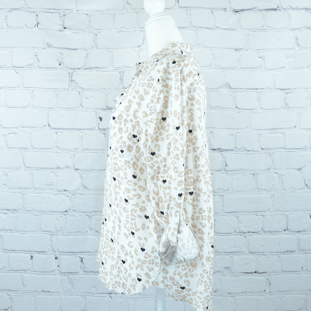 NEW! VELVET HEART Animal & Heart Print Button Up… - Picture 2 of 7